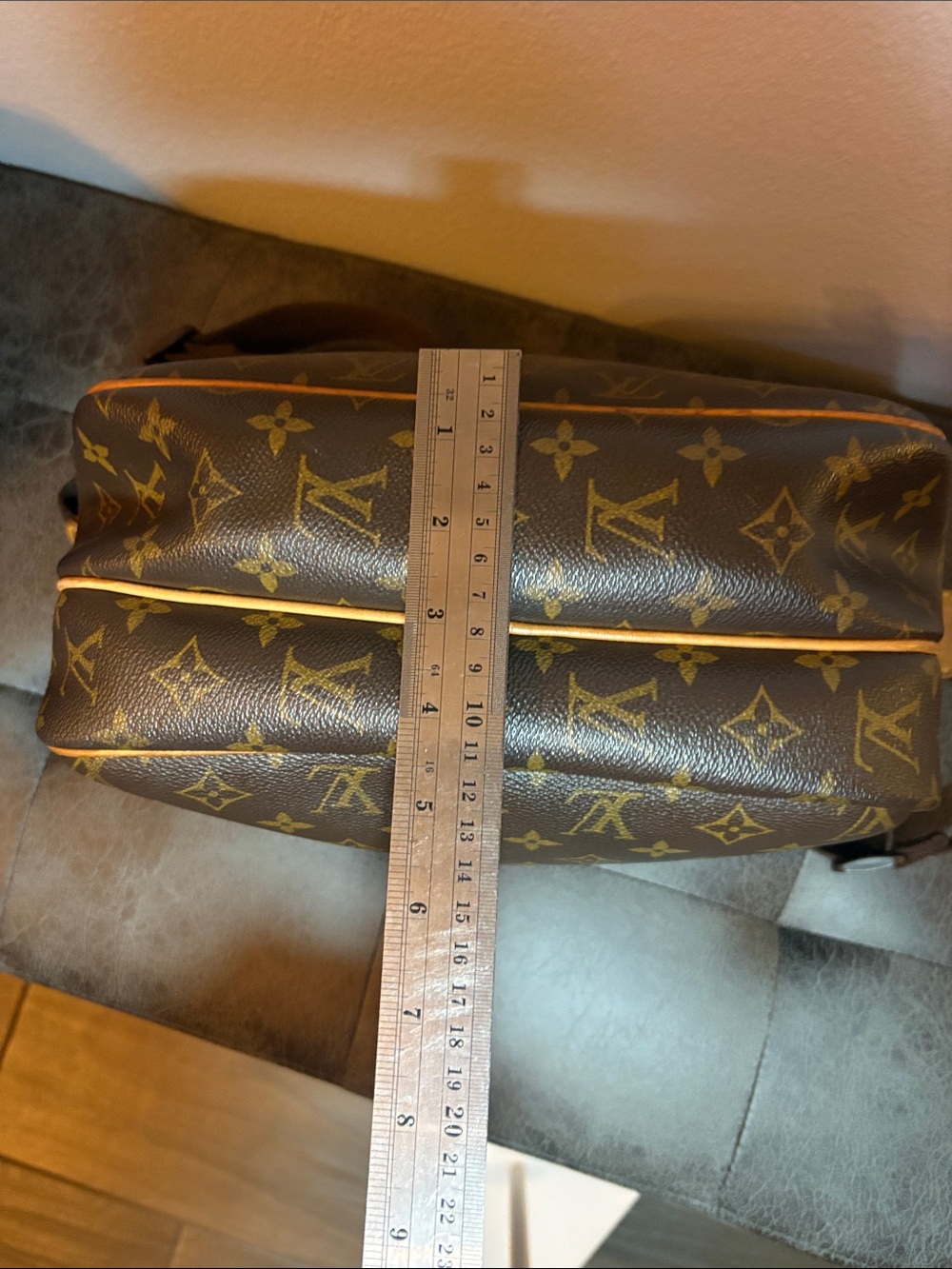 Louis Vuitton Monogram Canvas REPORTER Bag PLUS WALLET  in Brown and Tan EUC!! - Picture 15 of 17
